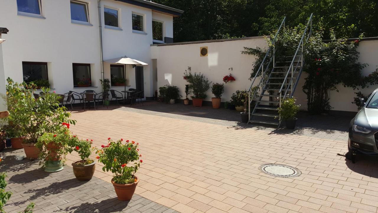 Hotel Am Kamin Duisburg Exterior foto